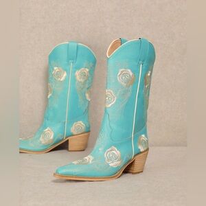 Miracle Miles 7.5 Turquoise Embroidered Floral Western Boots